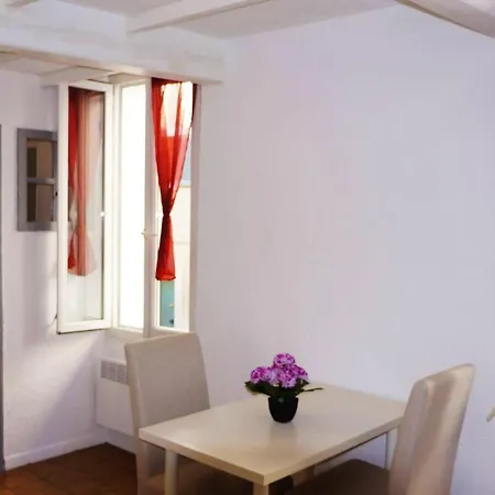 Studio Avec Vue Sur La Ville A Hyeres A 5 Km De La Plage アパート
